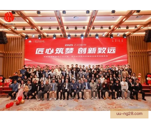 洛萨诺重返埃因霍温再启征程昔日飞翼回巢能否重燃荷甲荣耀新梦想 洛萨诺重返埃因霍温再启征程昔日飞翼回巢能否重燃荷甲荣耀新梦想