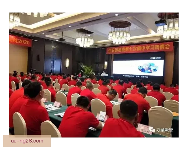 中国男足海口训练营开启体能强化周 主帅强调提升反击速度是关键 中国男足海口训练营开启体能强化周 主帅强调提升反击速度是关键